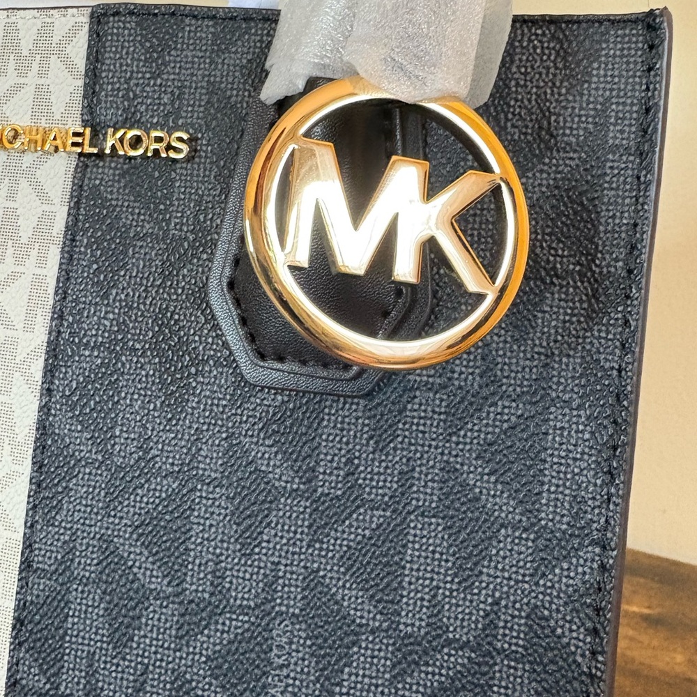 Michael Kors Mercer Medium Two-Toned Logo Signature Crossbody NWT - Picture 7 of 11